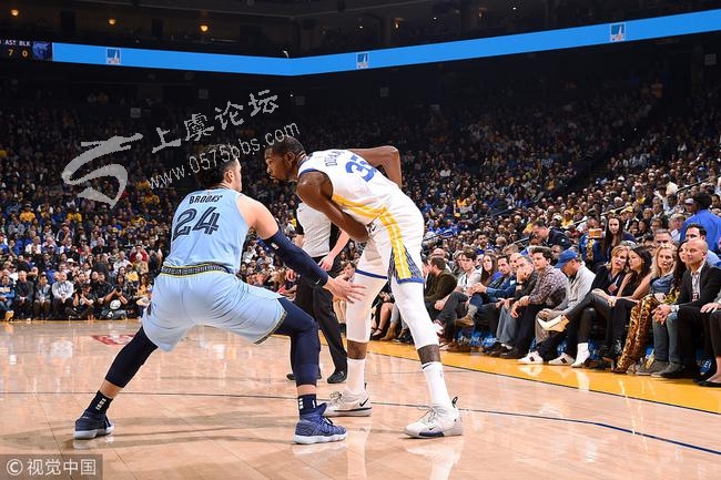 猛龙客场大胜灰熊,取得八连胜稳住榜首的简单介绍 猛龙客场大胜灰熊,取得八连胜稳住榜首的简单介绍