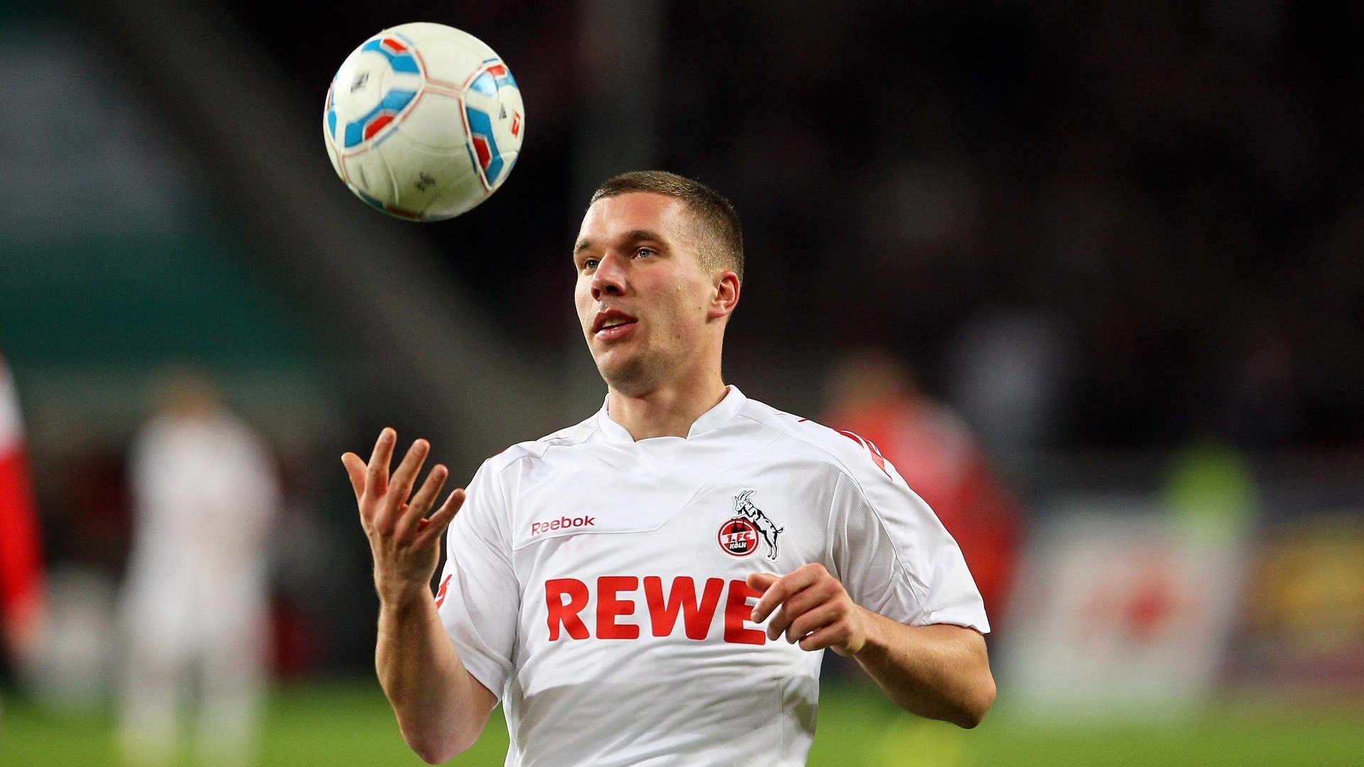 赖斯刷新纪录,智利关键战突围瑞典,南美风暴席卷欧洲绿茵