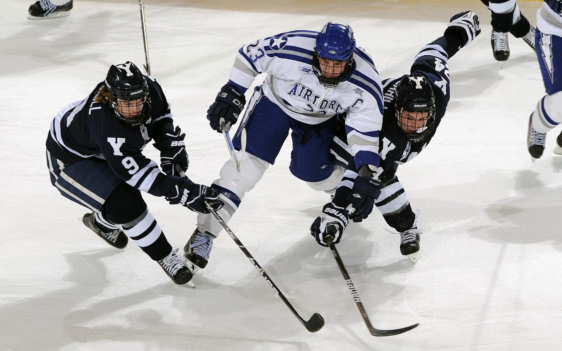 爱游戏tv-威廉姆斯碾压索伯车队，周冠宇惊艳四座的背后，是技术鸿沟还是个人突破？